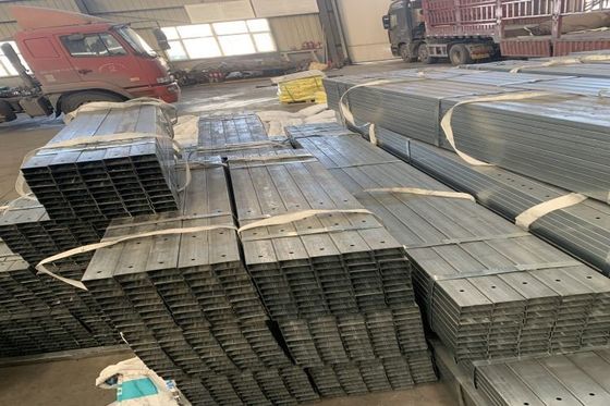 Bezszwowe stalowe sekcje puste 10x10 100x100 Ocynkowana kwadratowa rura żelazna