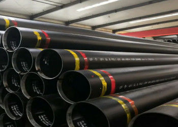 ASTM A53 Czarnie pomalowane wzdłużnie spawane rury stalowe o biegunce 21,3 mm-660 mm OD