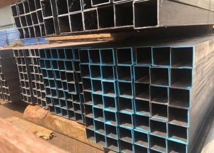 Galwanizowane rury kwadratowe 25x25x1.2 mm 40x40 mm 50x50x2.5 mm Rury z otworem w otworze