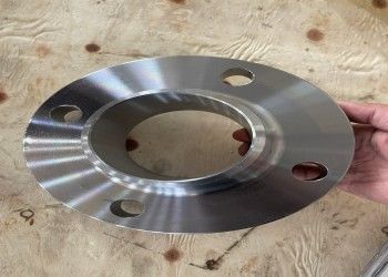 Kołnierz wsuwany ze stali olejoodpornej, nierdzewnej, do połączeń gwintowanych - wydajność