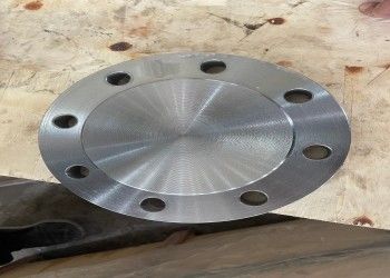 Flanki stalowe klasy naftowej 300 z nieruszoną powierzchnią olejową 1/2-48