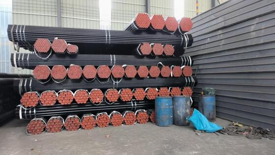 Rura stalowa bez szwu o wysokiej wytrzymałości na rozciąganie ≥585 MPa, gatunek materiału 317LN UNS S31703, z dopuszczalną próbką do użytku przemysłowego