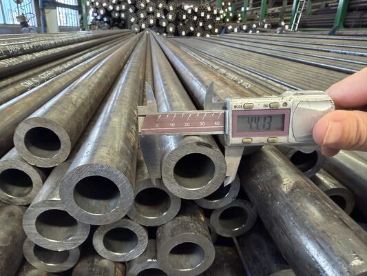 Odporny na korozję wymiennik ciepła stalowa rurka o grubości ściany 0,7 mm ~ 30 mm i długiej długości